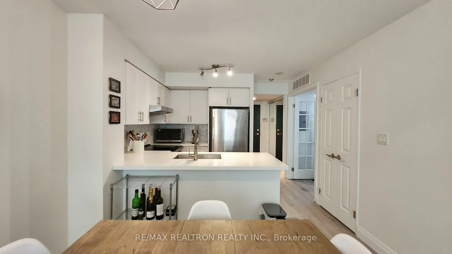 230, King, Moss Park, Toronto