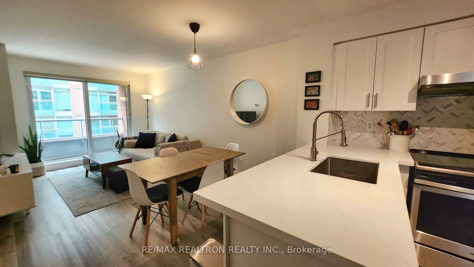 230, King, Moss Park, Toronto