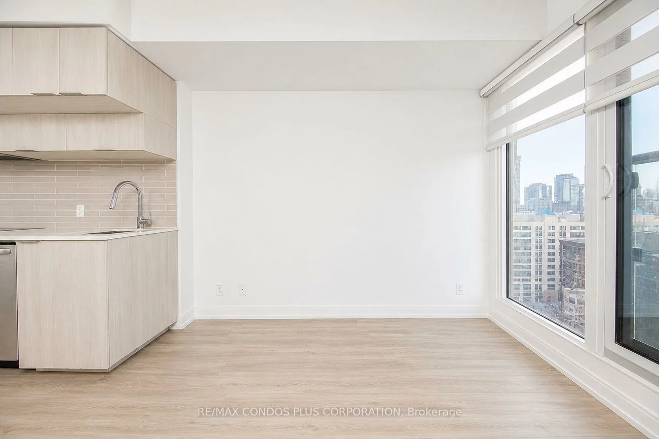 181, Dundas, Church-Yonge Corridor, Toronto