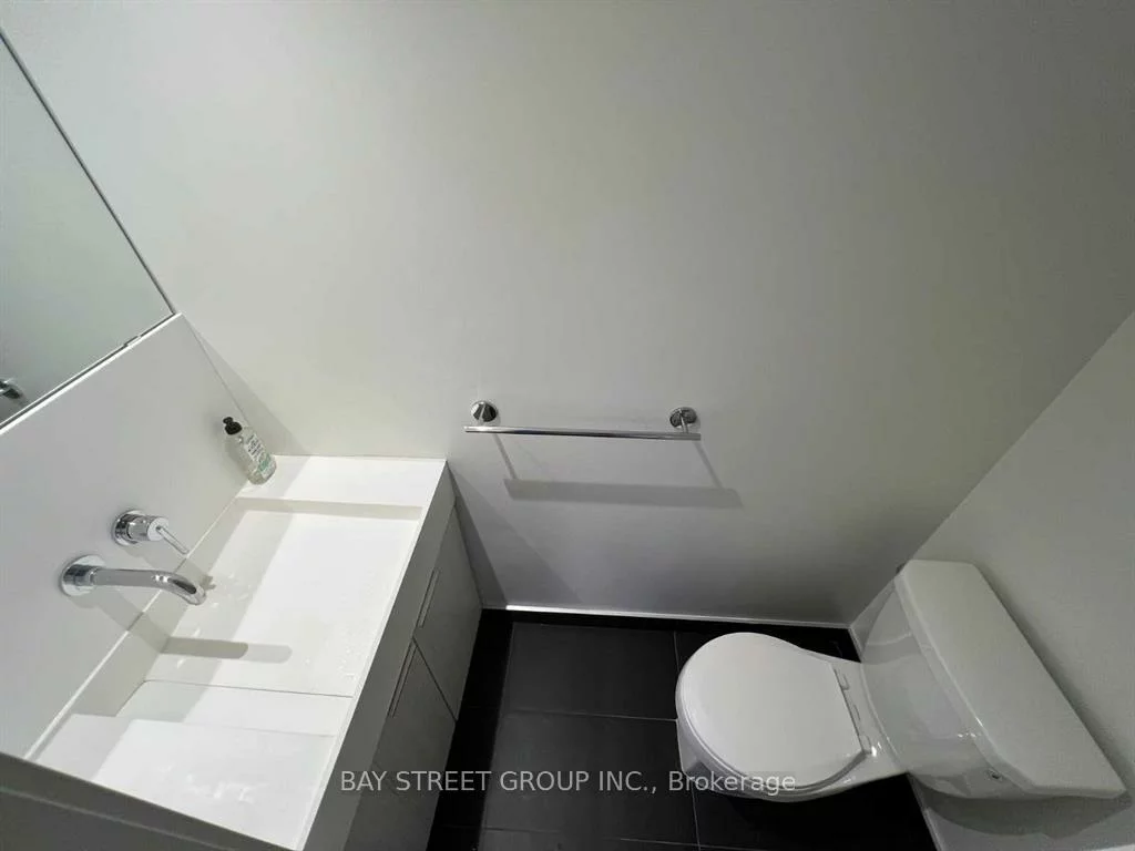 20, richardson, Waterfront Communities C8, Toronto