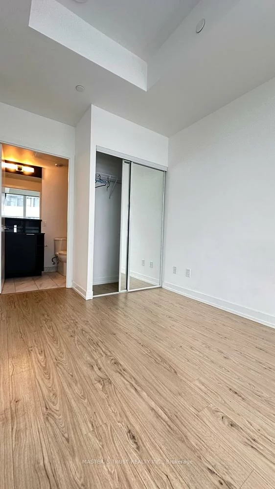 85, Wood, Church-Yonge Corridor, Toronto