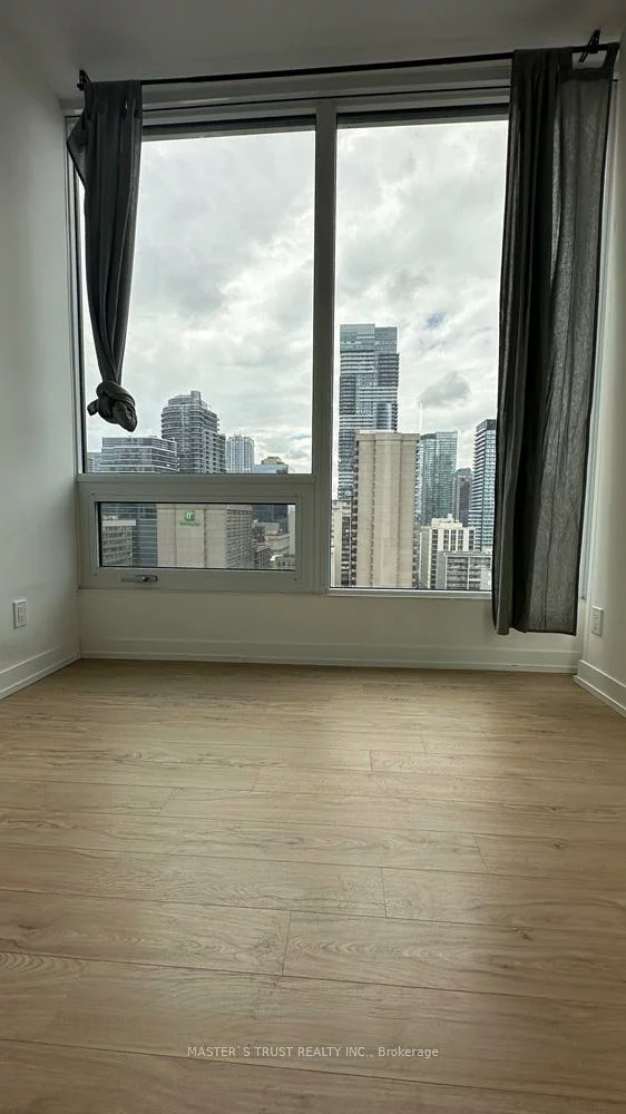 85, Wood, Church-Yonge Corridor, Toronto