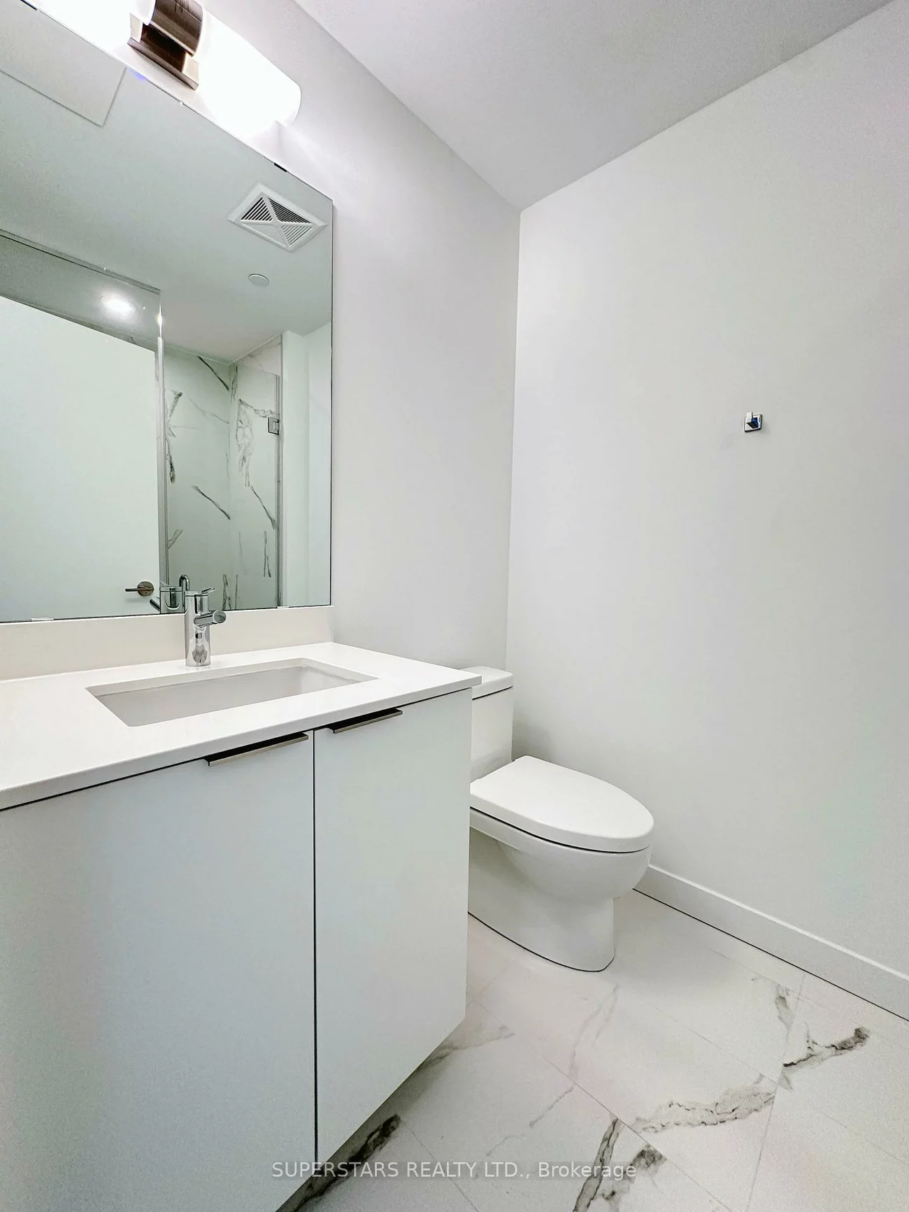 7, Golden Lion, Newtonbrook East, Toronto
