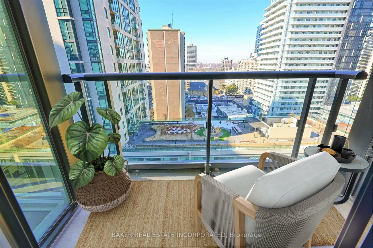 223, Redpath, Mount Pleasant West, Toronto