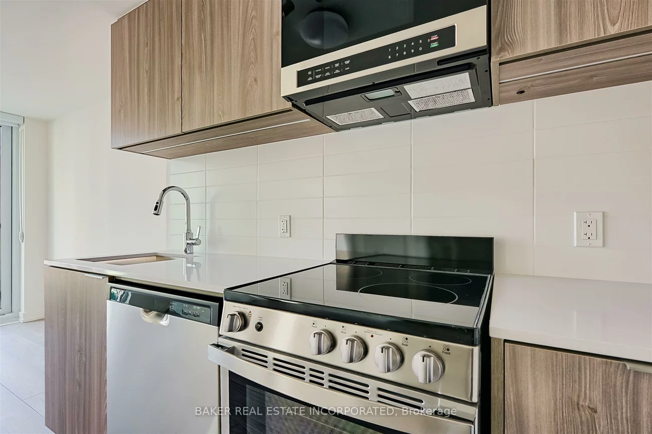 223, Redpath, Mount Pleasant West, Toronto