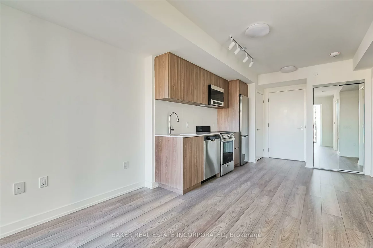 223, Redpath, Mount Pleasant West, Toronto