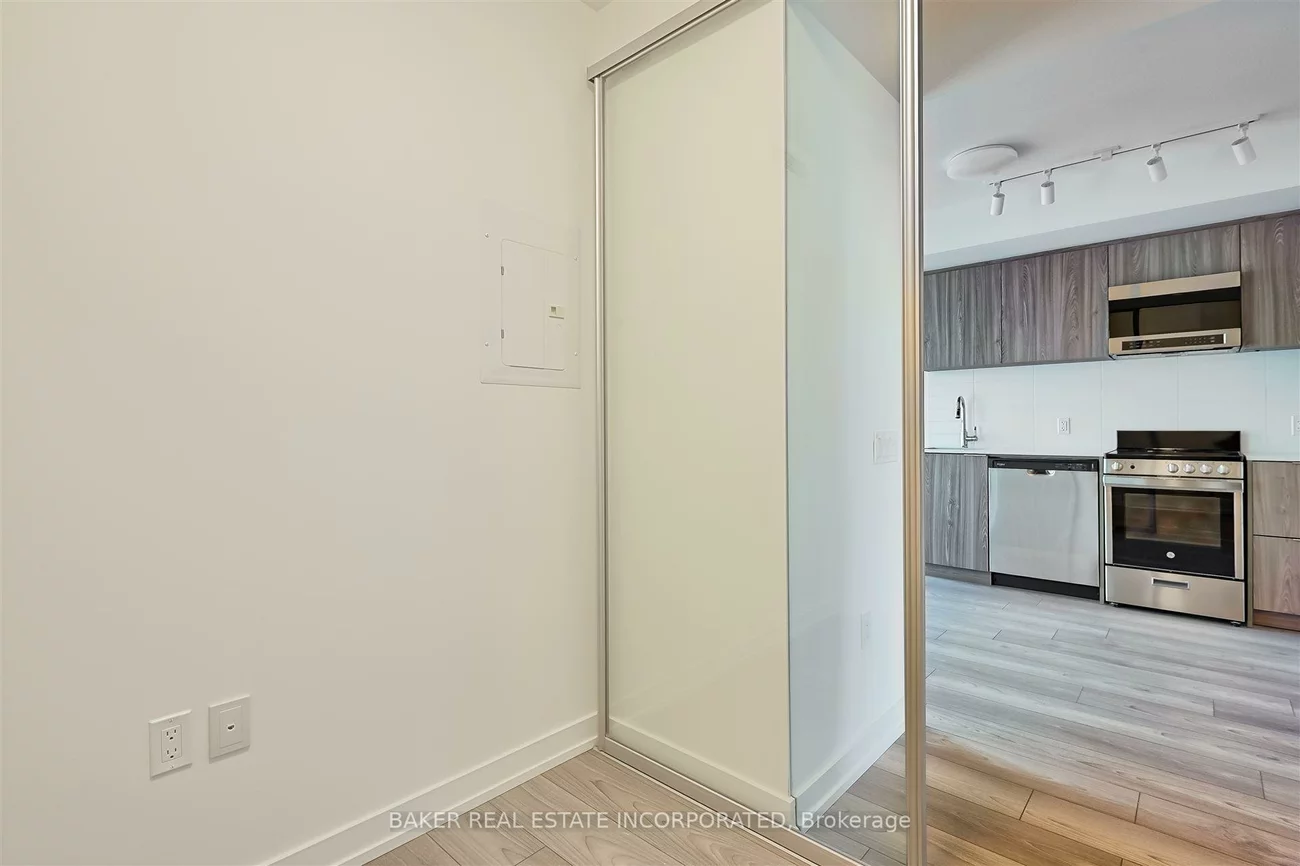 223, Redpath, Mount Pleasant West, Toronto