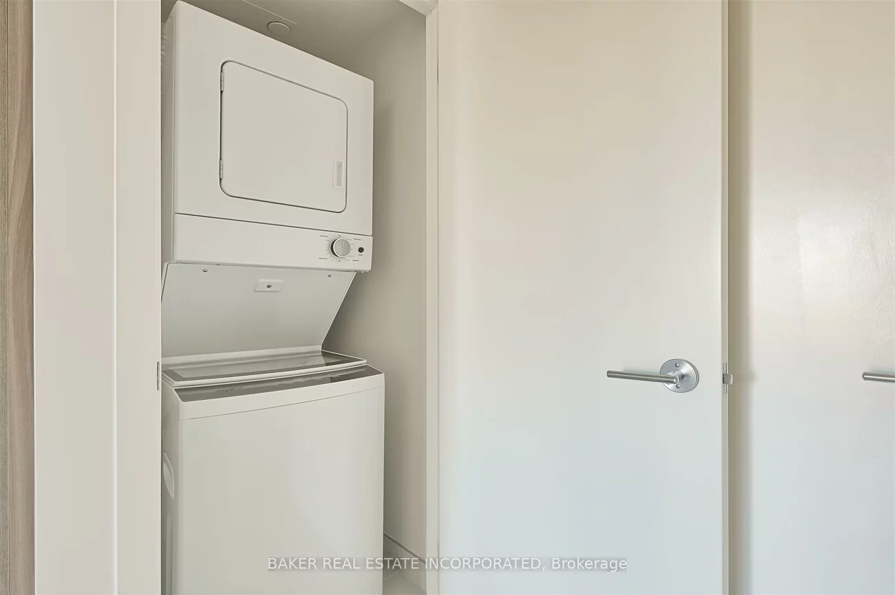 223, Redpath, Mount Pleasant West, Toronto