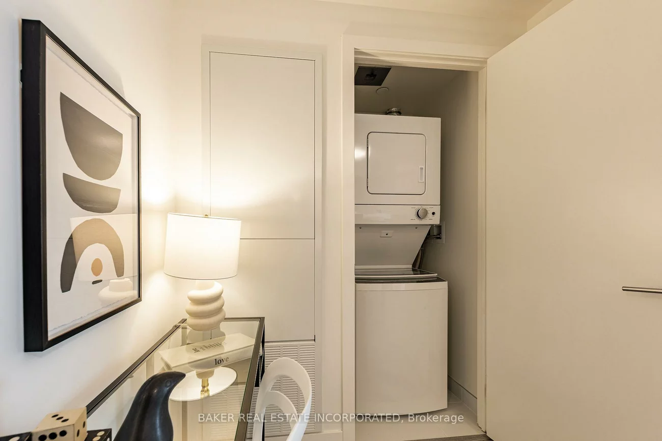 223, Redpath, Mount Pleasant West, Toronto