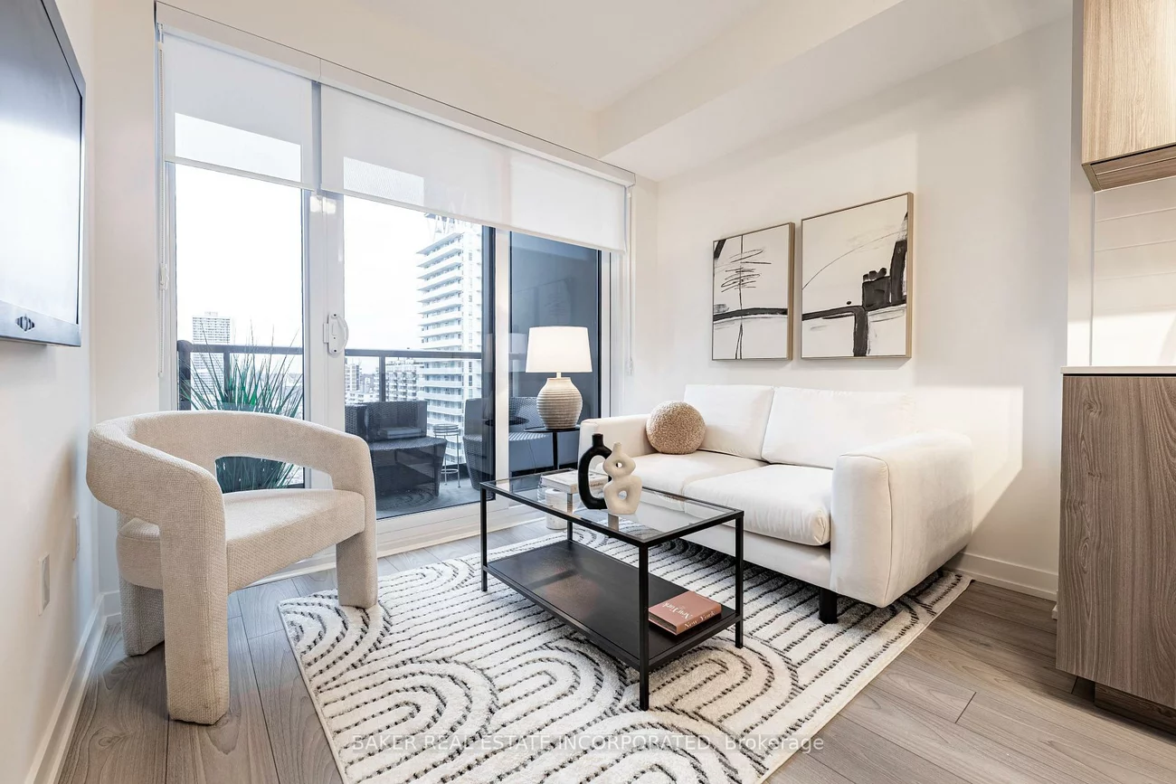 223, Redpath, Mount Pleasant West, Toronto