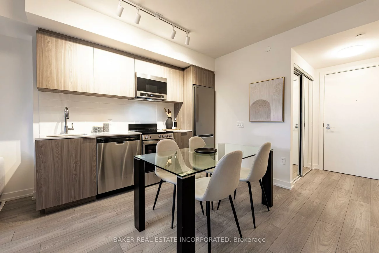 223, Redpath, Mount Pleasant West, Toronto