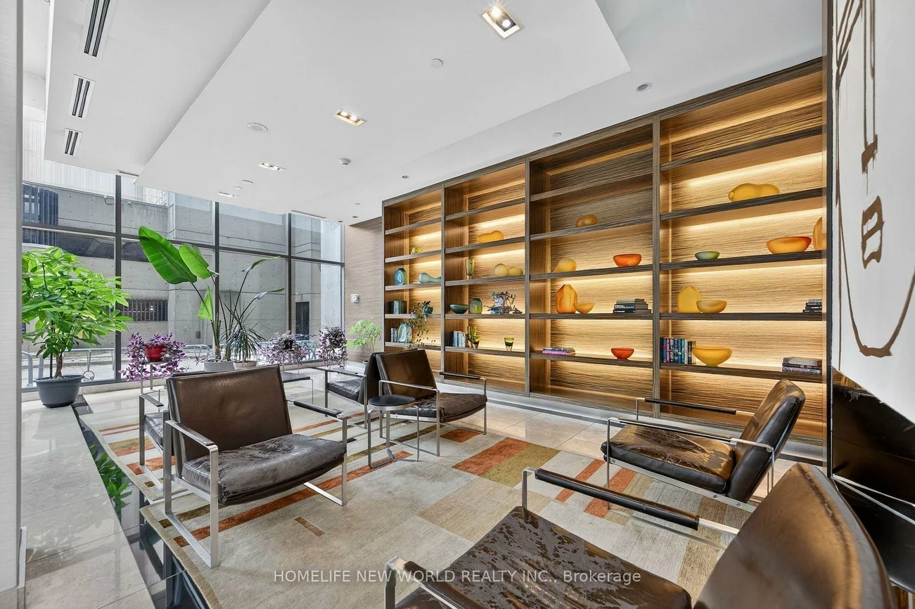 37, Grosvenor, Bay Street Corridor, Toronto