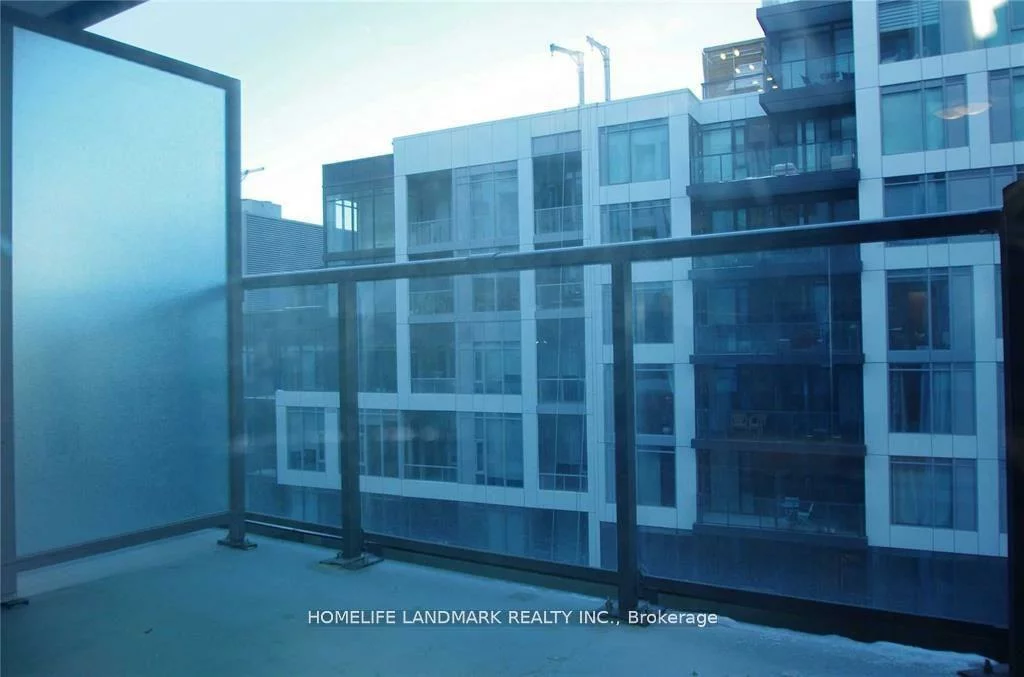 27, Bathurst, Waterfront Communities C1, Toronto