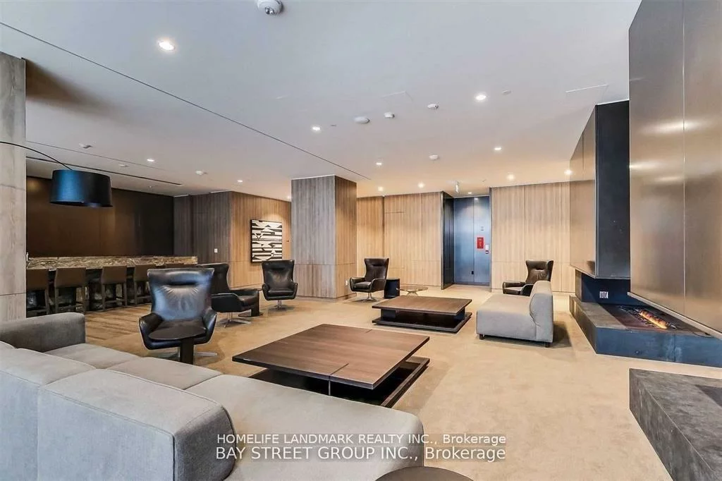 27, Bathurst, Waterfront Communities C1, Toronto