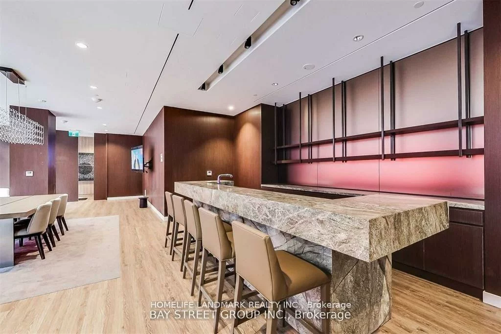 27, Bathurst, Waterfront Communities C1, Toronto
