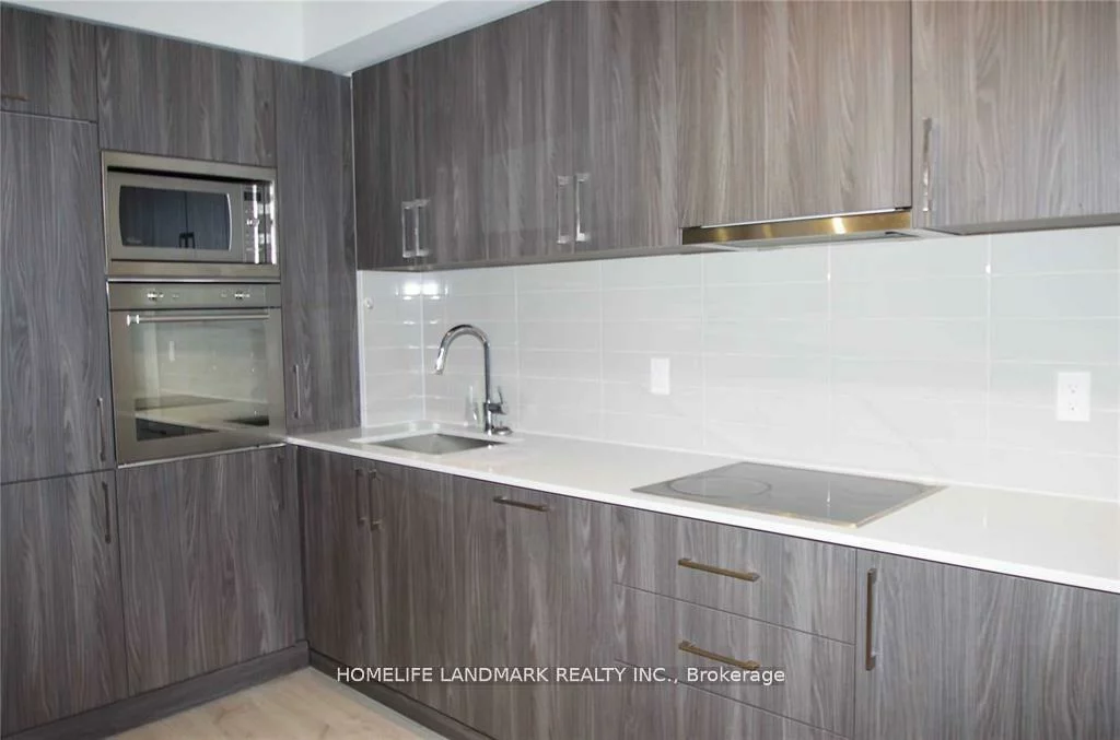 27, Bathurst, Waterfront Communities C1, Toronto