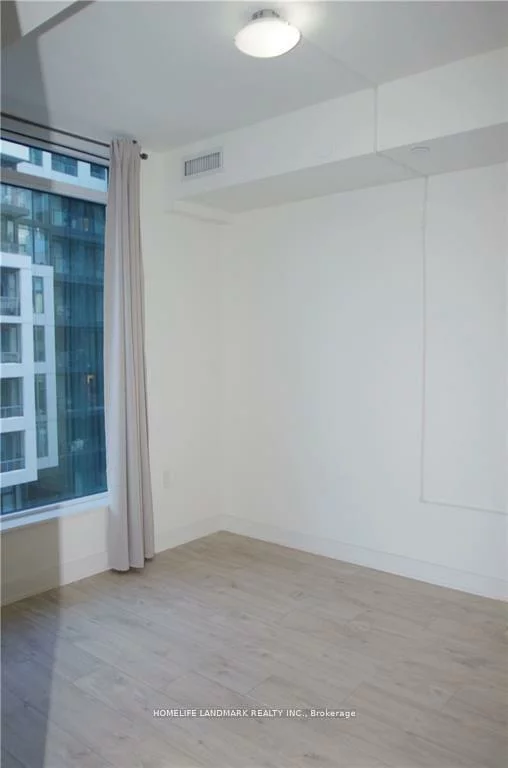 27, Bathurst, Waterfront Communities C1, Toronto