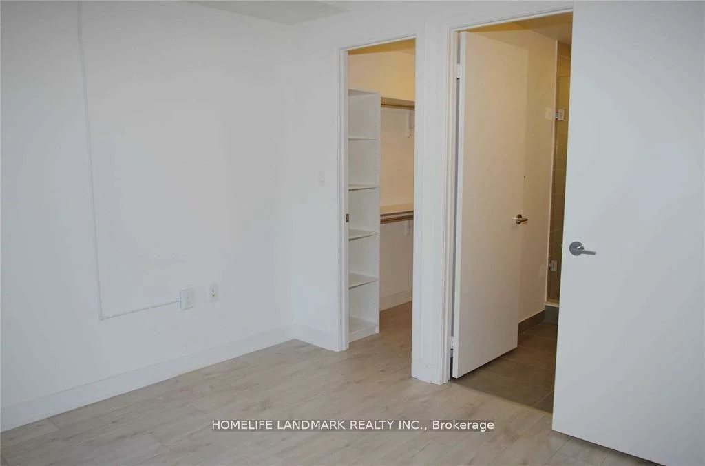 27, Bathurst, Waterfront Communities C1, Toronto