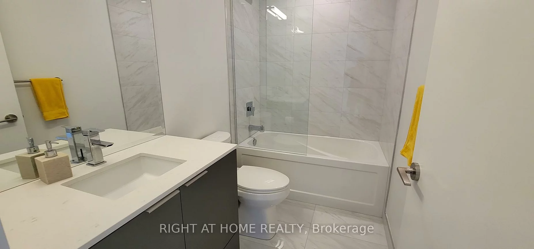 15, Queens Quay, Waterfront Communities C8, Toronto