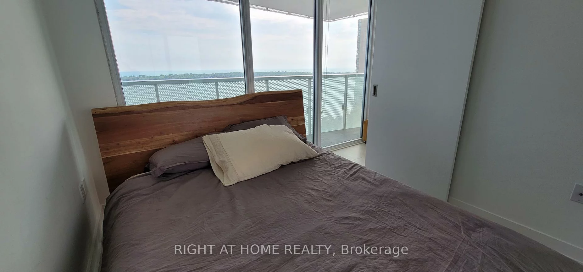 15, Queens Quay, Waterfront Communities C8, Toronto