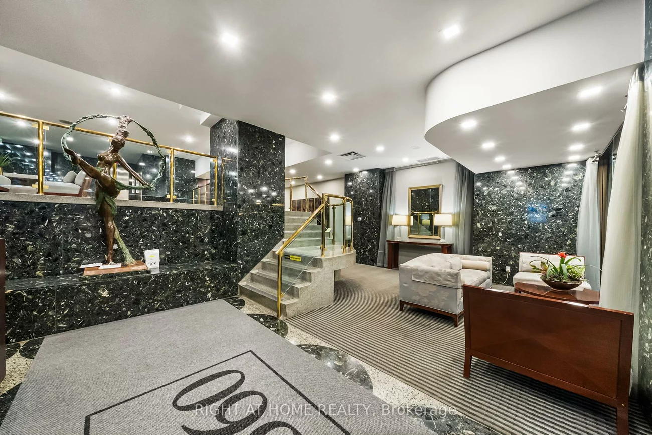 360, Bloor, Rosedale-Moore Park, Toronto