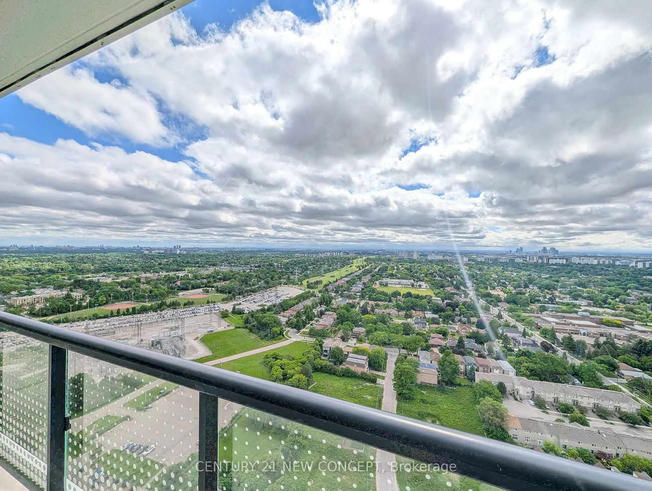 5858, Yonge, Newtonbrook West, Toronto
