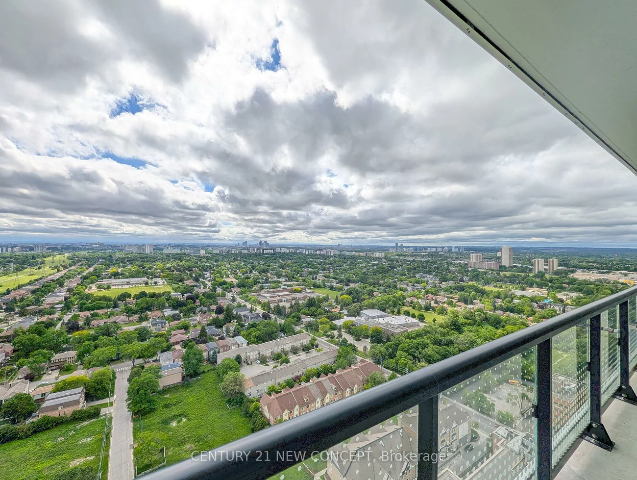 5858, Yonge, Newtonbrook West, Toronto