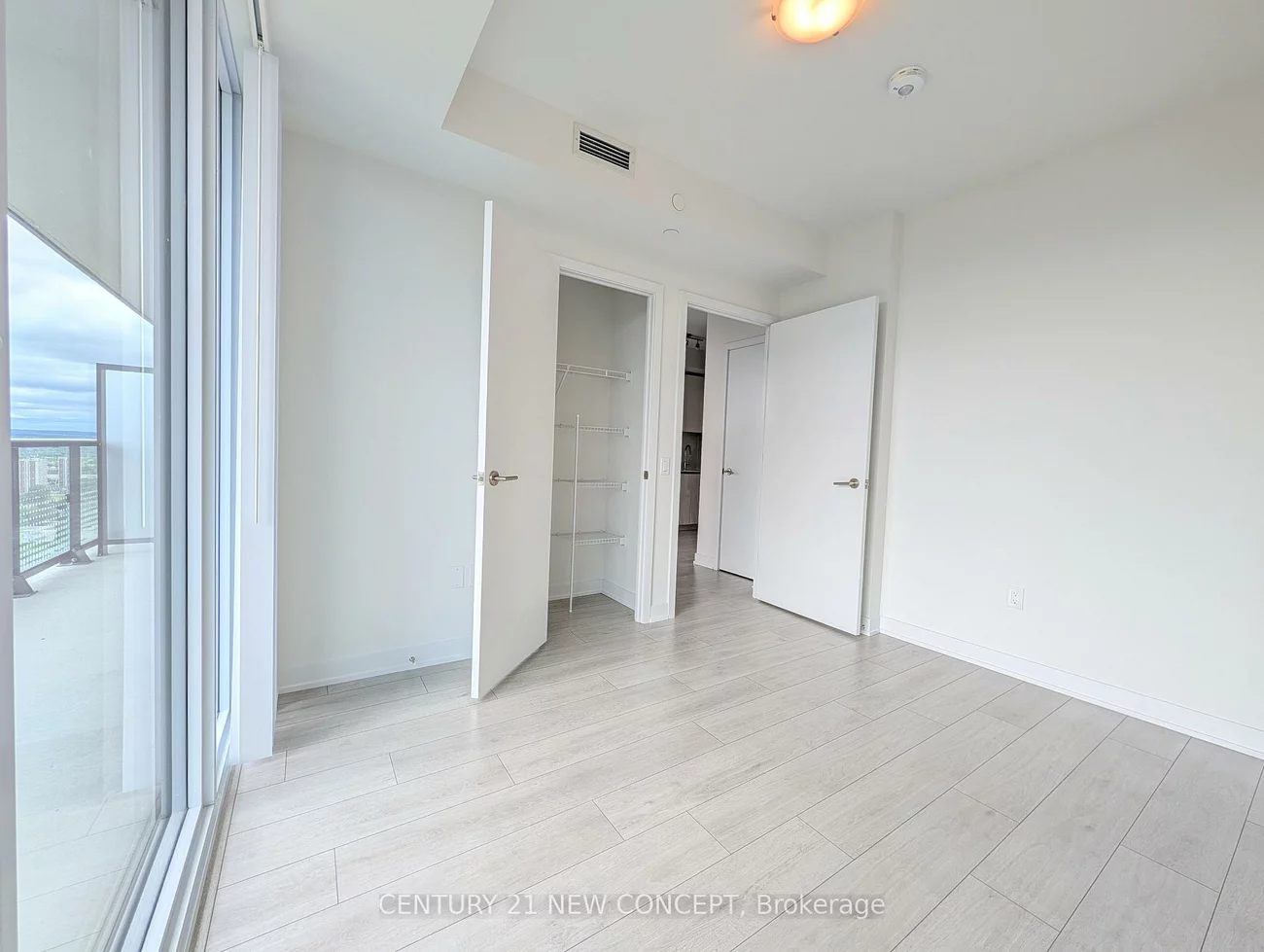 5858, Yonge, Newtonbrook West, Toronto