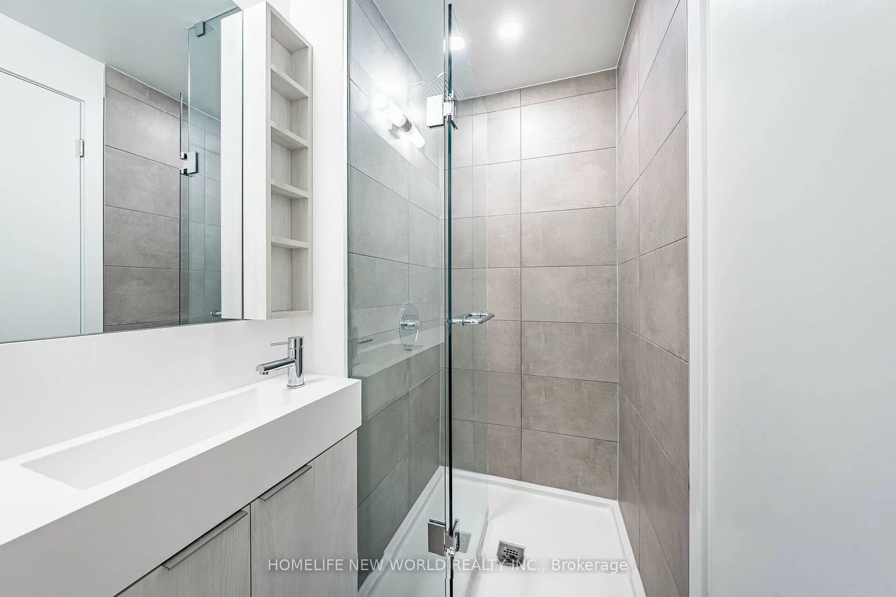 8, Wellesley, Bay Street Corridor, Toronto