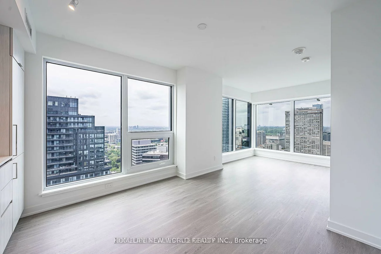 8, Wellesley, Bay Street Corridor, Toronto