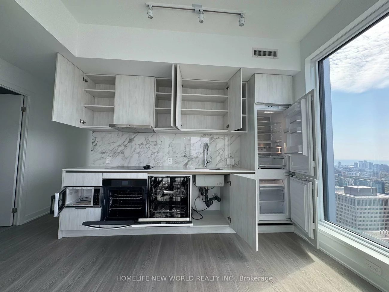 8, Wellesley, Bay Street Corridor, Toronto