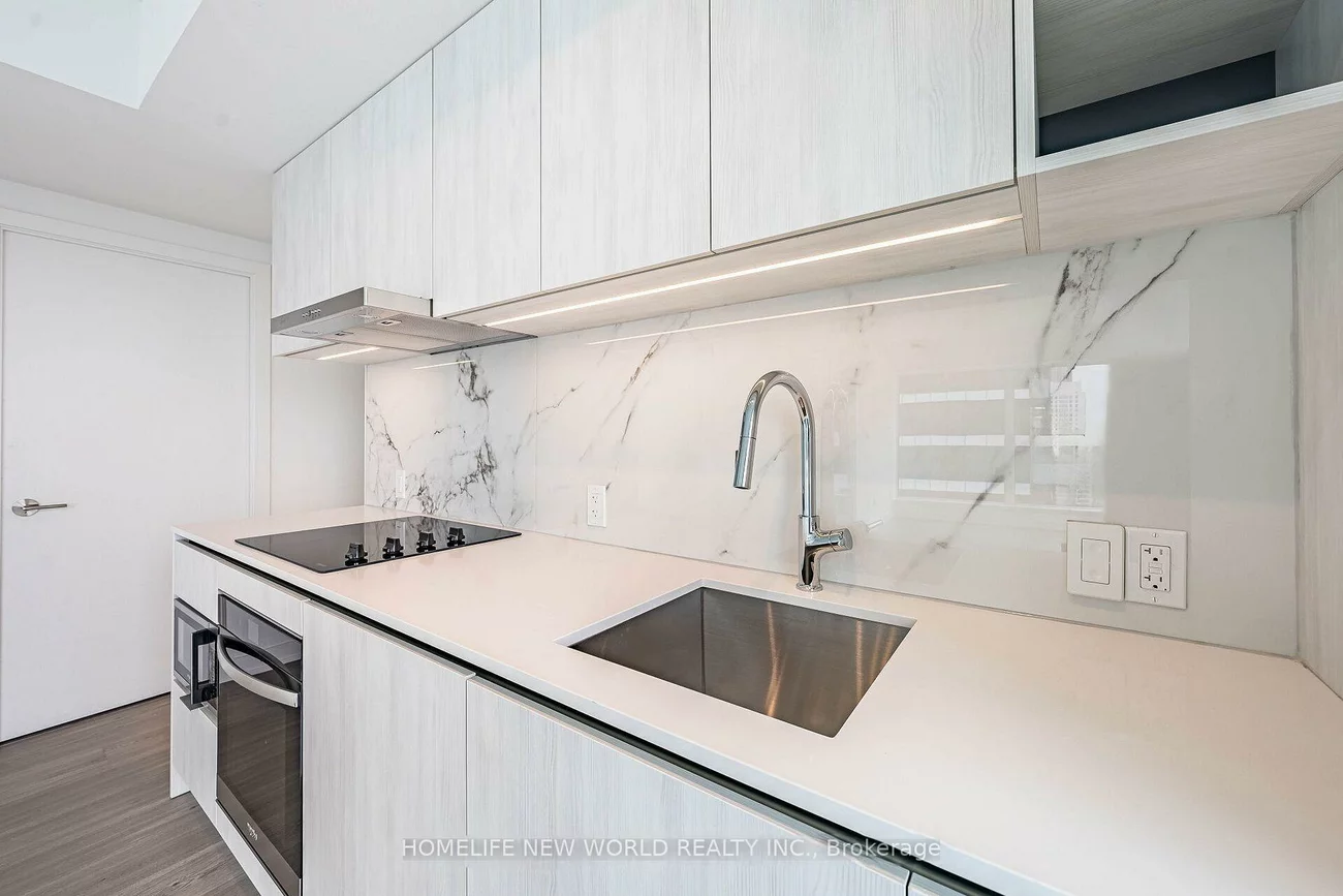 8, Wellesley, Bay Street Corridor, Toronto