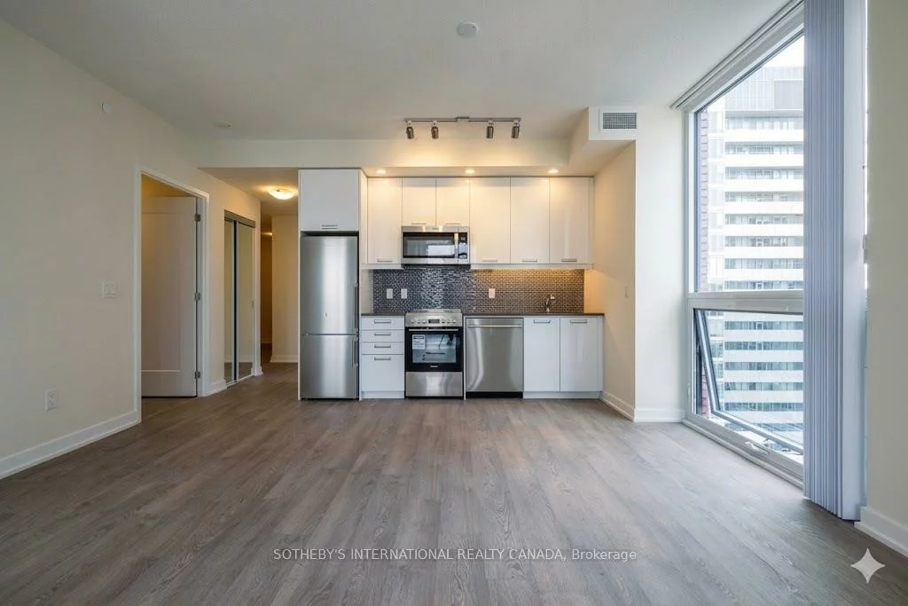 99, John, Waterfront Communities C1, Toronto