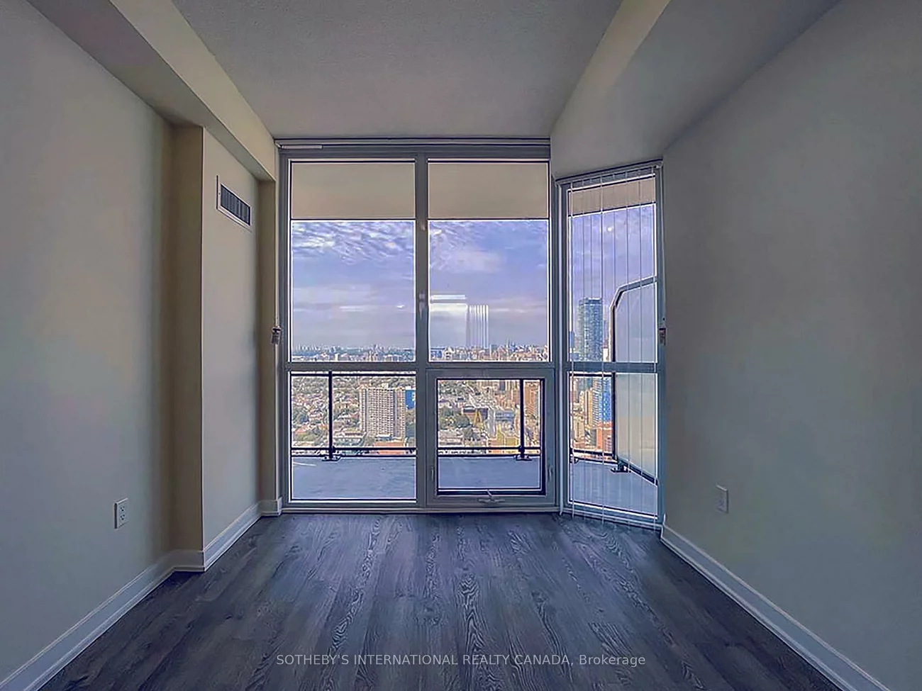 99, John, Waterfront Communities C1, Toronto