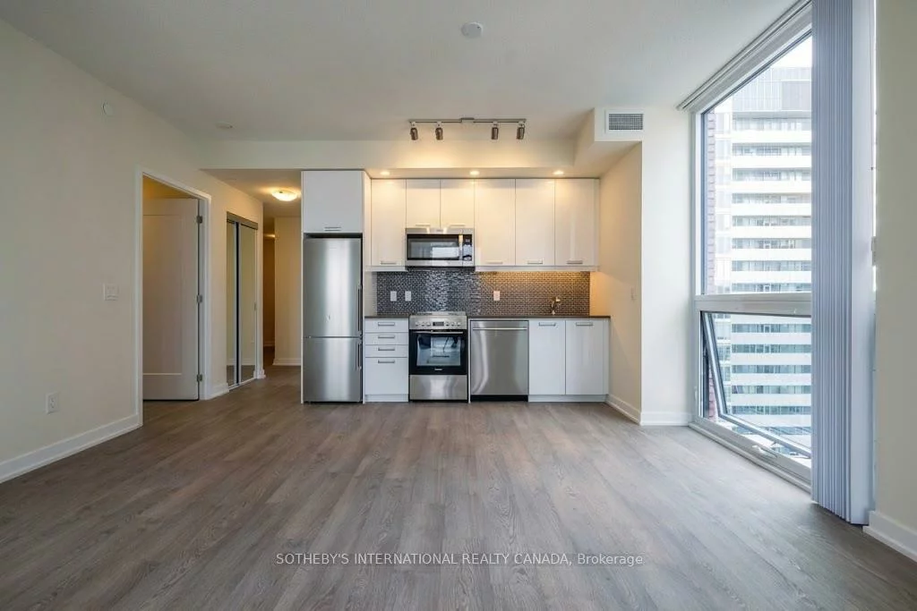 99, John, Waterfront Communities C1, Toronto