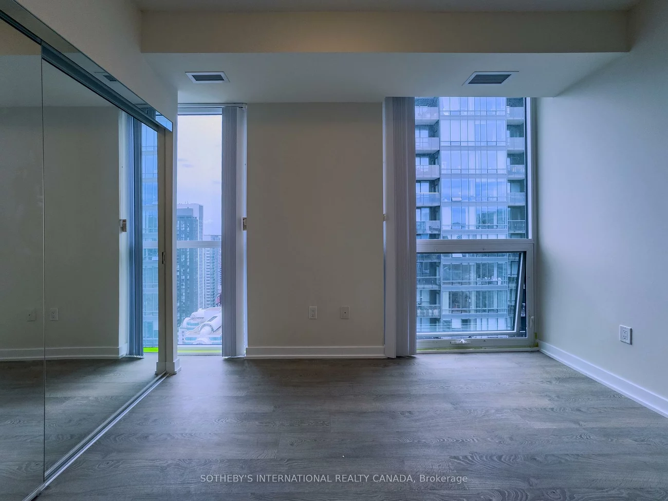 99, John, Waterfront Communities C1, Toronto