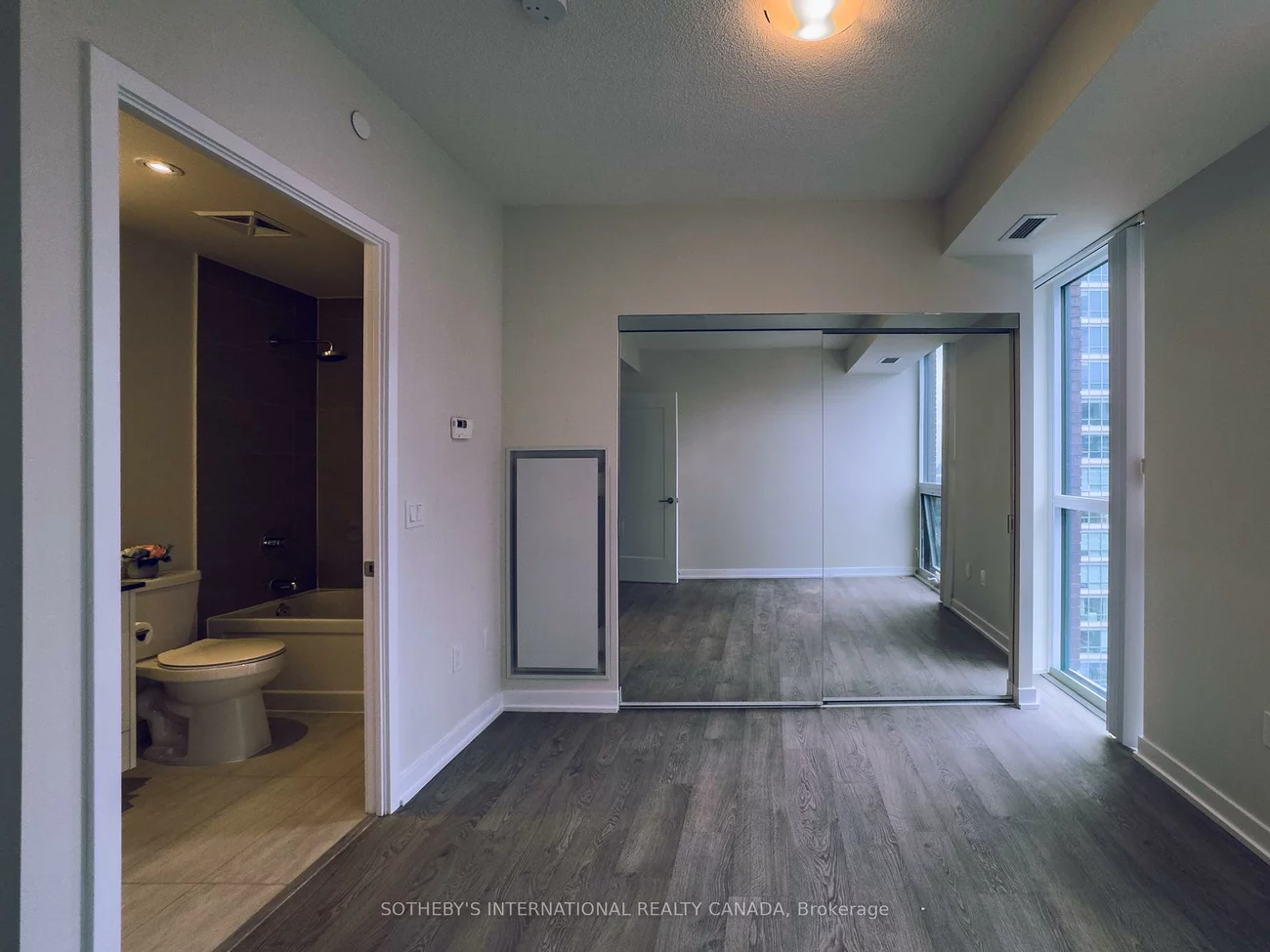 99, John, Waterfront Communities C1, Toronto