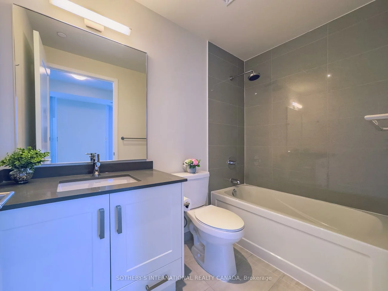 99, John, Waterfront Communities C1, Toronto