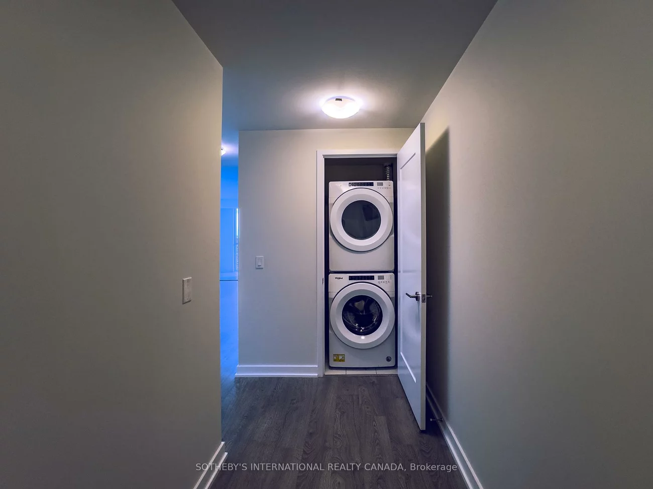 99, John, Waterfront Communities C1, Toronto