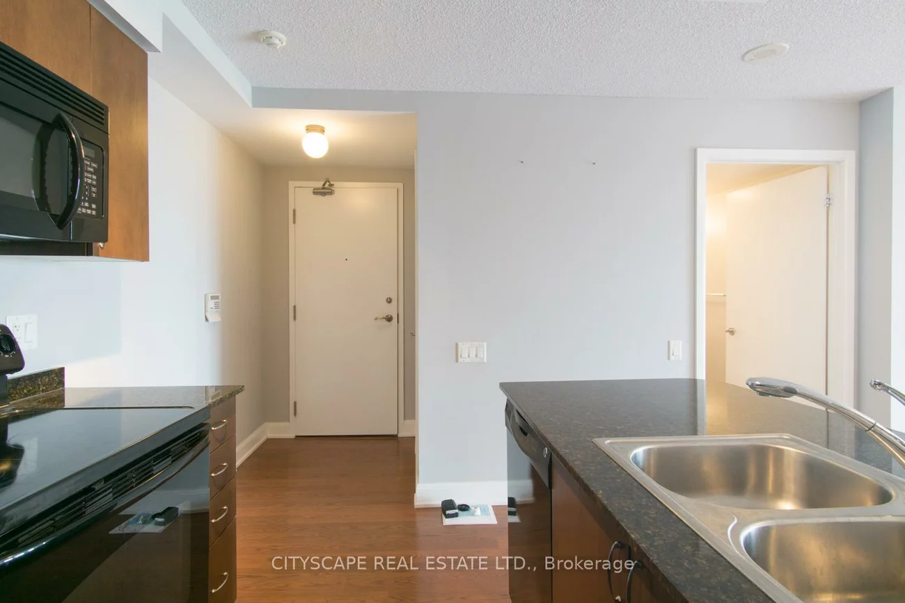 2191, Yonge, Mount Pleasant West, Toronto