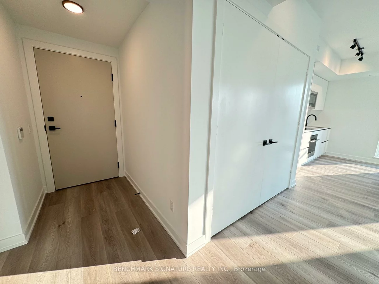 327, King, Waterfront Communities C1, Toronto