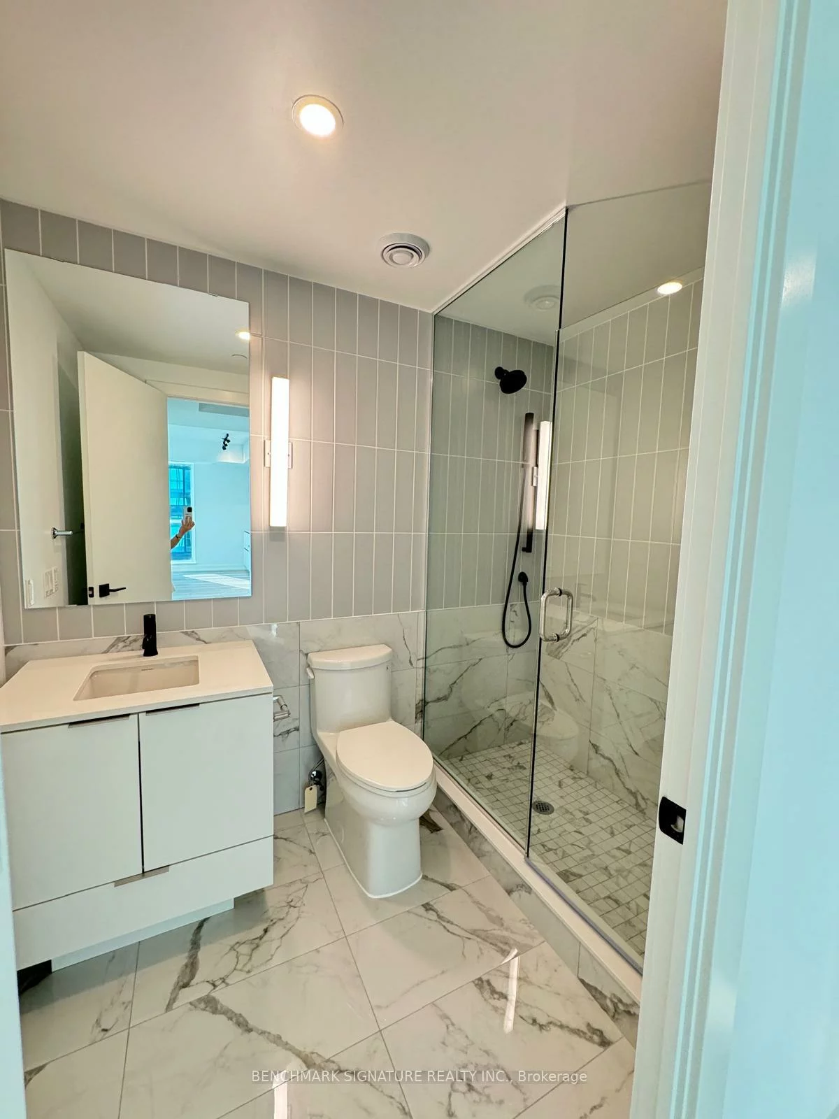 327, King, Waterfront Communities C1, Toronto