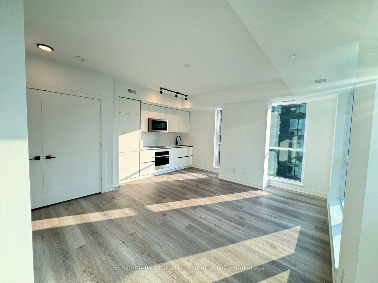 327, King, Waterfront Communities C1, Toronto