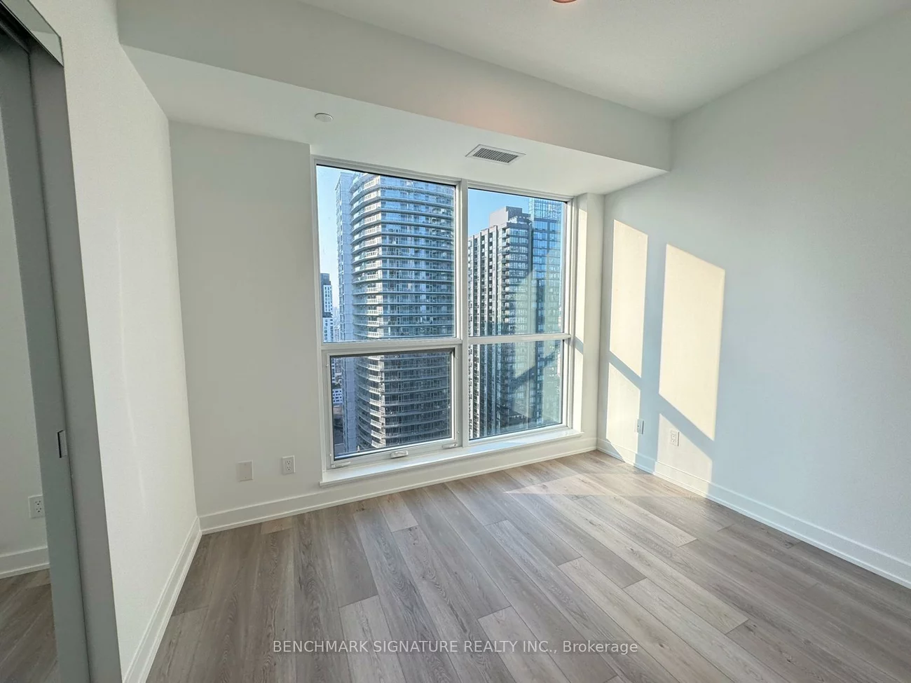 327, King, Waterfront Communities C1, Toronto
