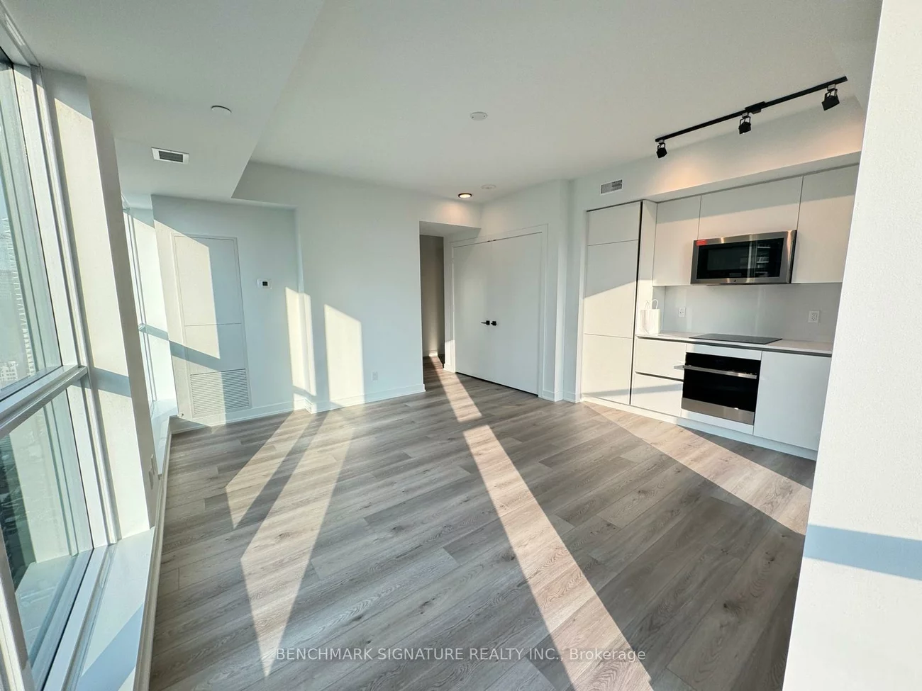 327, King, Waterfront Communities C1, Toronto
