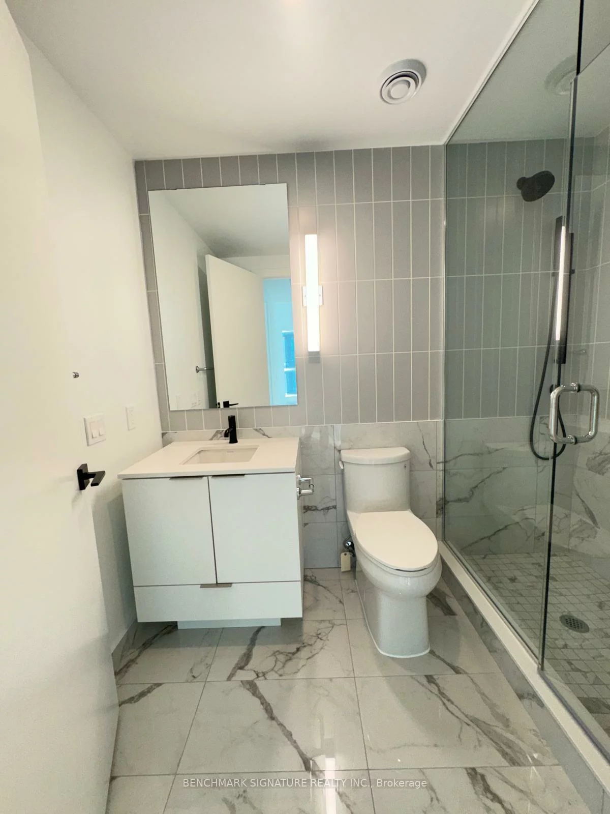 327, King, Waterfront Communities C1, Toronto