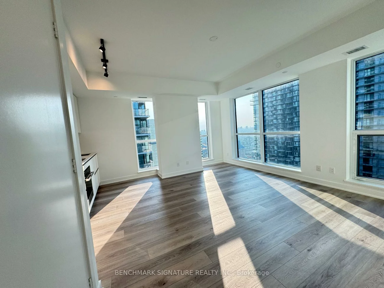 327, King, Waterfront Communities C1, Toronto