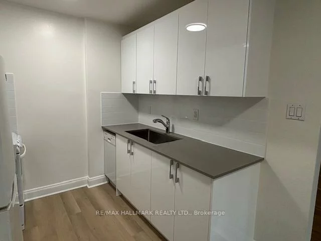 111, Oriole, Yonge-St. Clair, Toronto