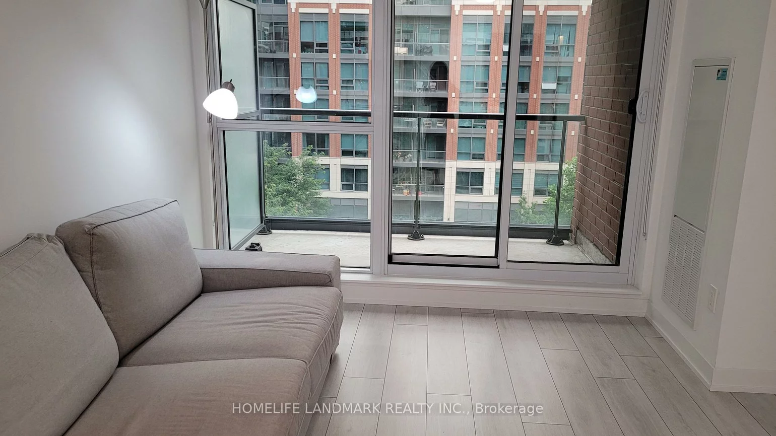 31, TIPPETT, Clanton Park, Toronto