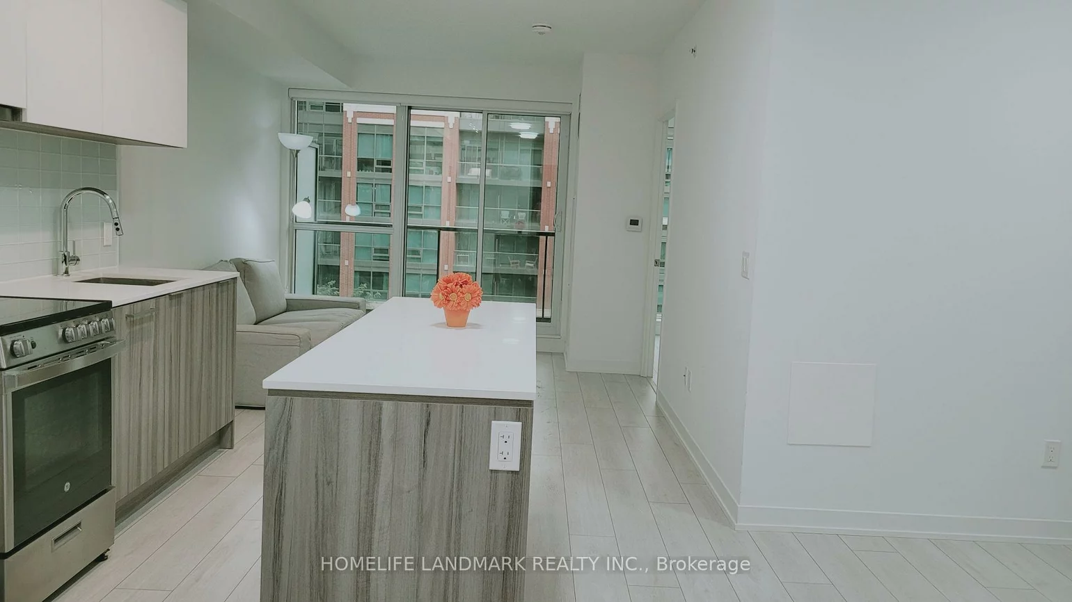 31, TIPPETT, Clanton Park, Toronto
